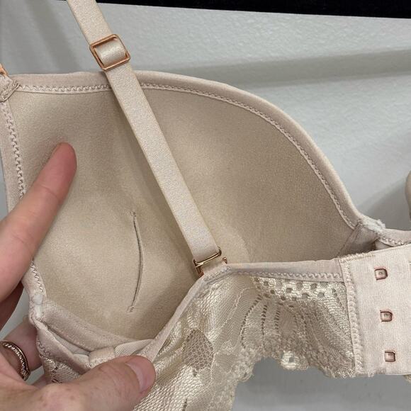 Aerie Lace Push-up Bra in Light Tan/Nude - Size 32C - Picture 3 of 5